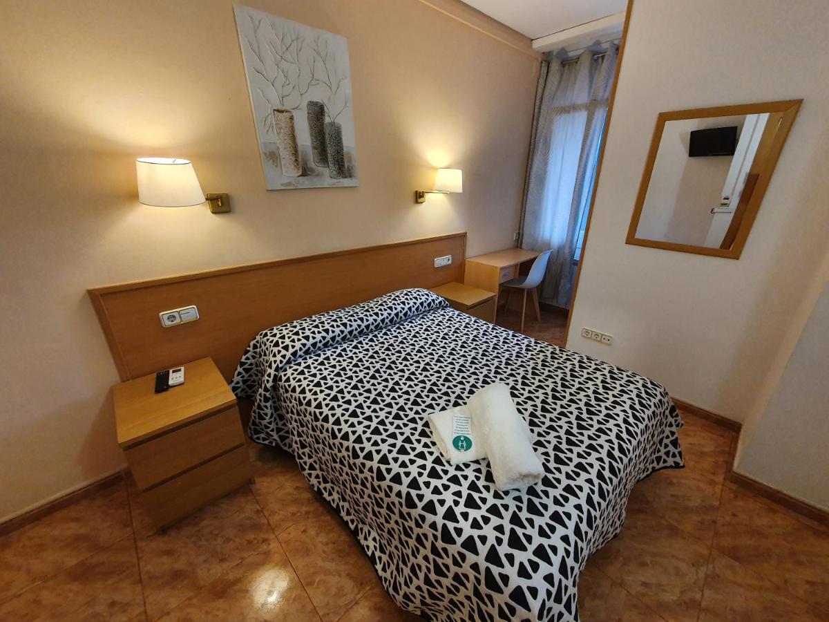 Hostal Rio De Castro Barcelona Eksteriør billede