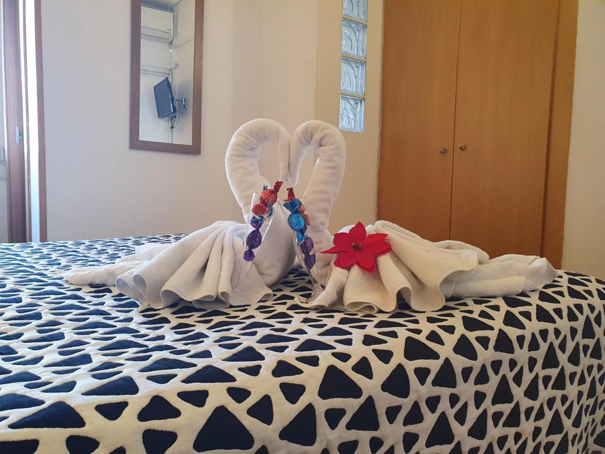 Hostal Rio De Castro Barcelona Eksteriør billede