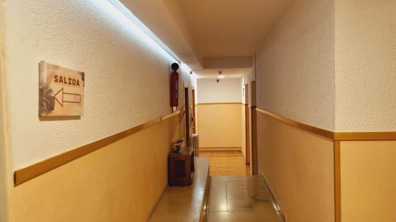 Hostal Rio De Castro Barcelona Eksteriør billede
