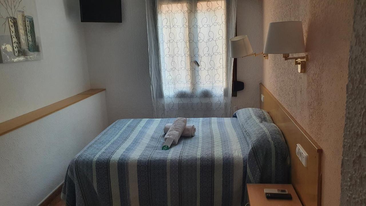 Hostal Rio De Castro Barcelona Eksteriør billede