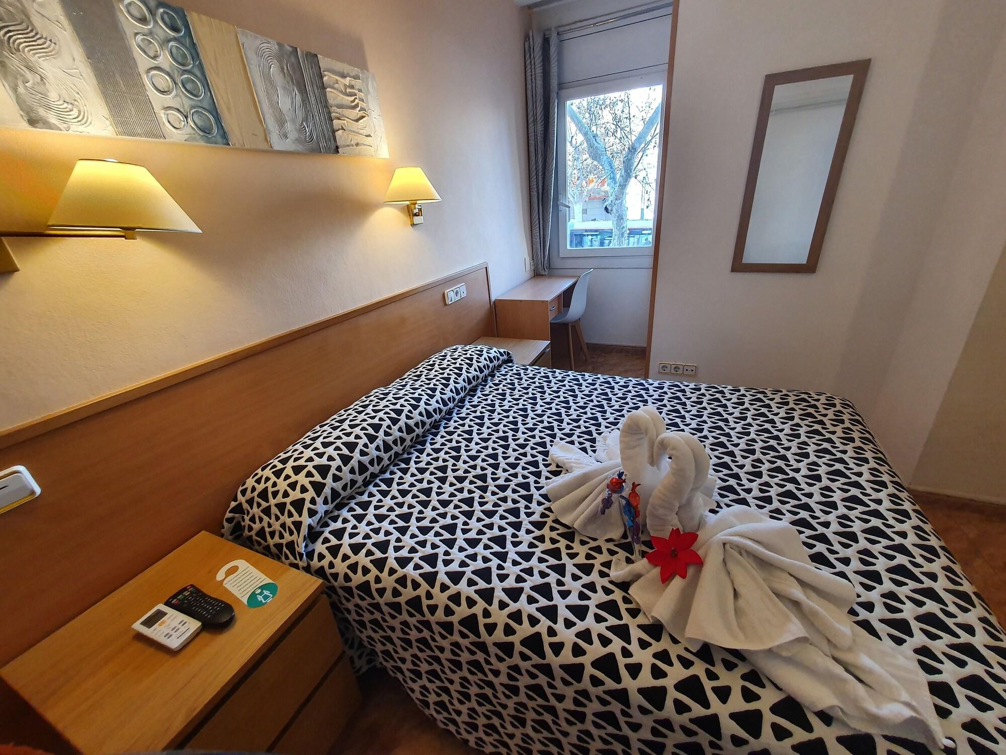 Hostal Rio De Castro Barcelona Eksteriør billede