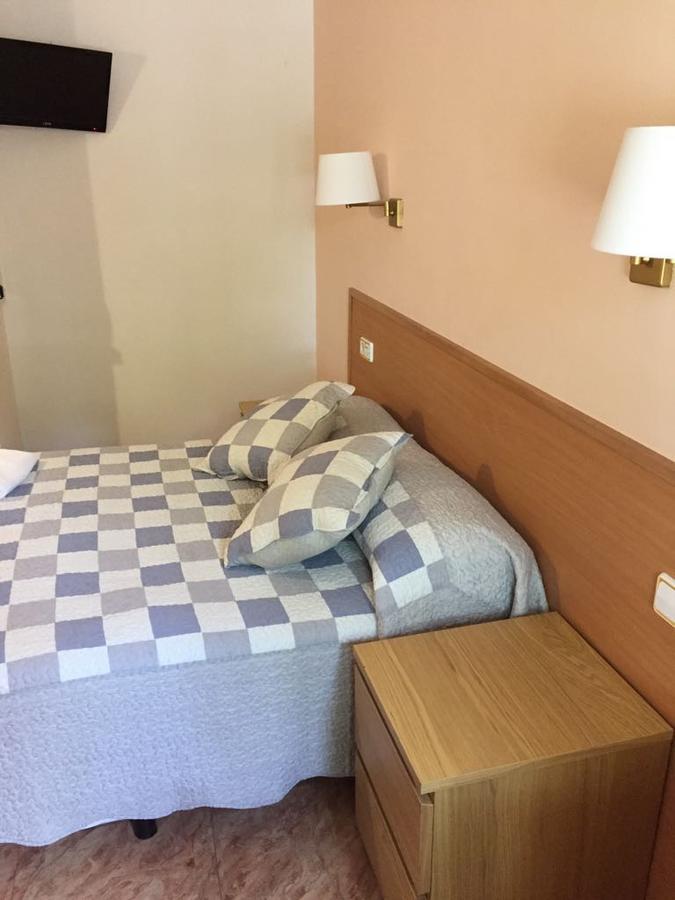 Hostal Rio De Castro Barcelona Eksteriør billede